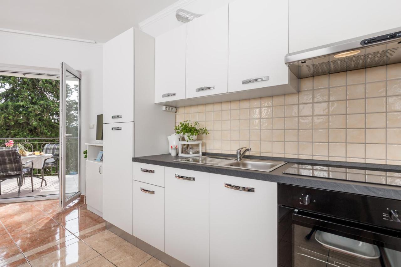 Summer Breeze Apartment With A Pool Opatija Luaran gambar