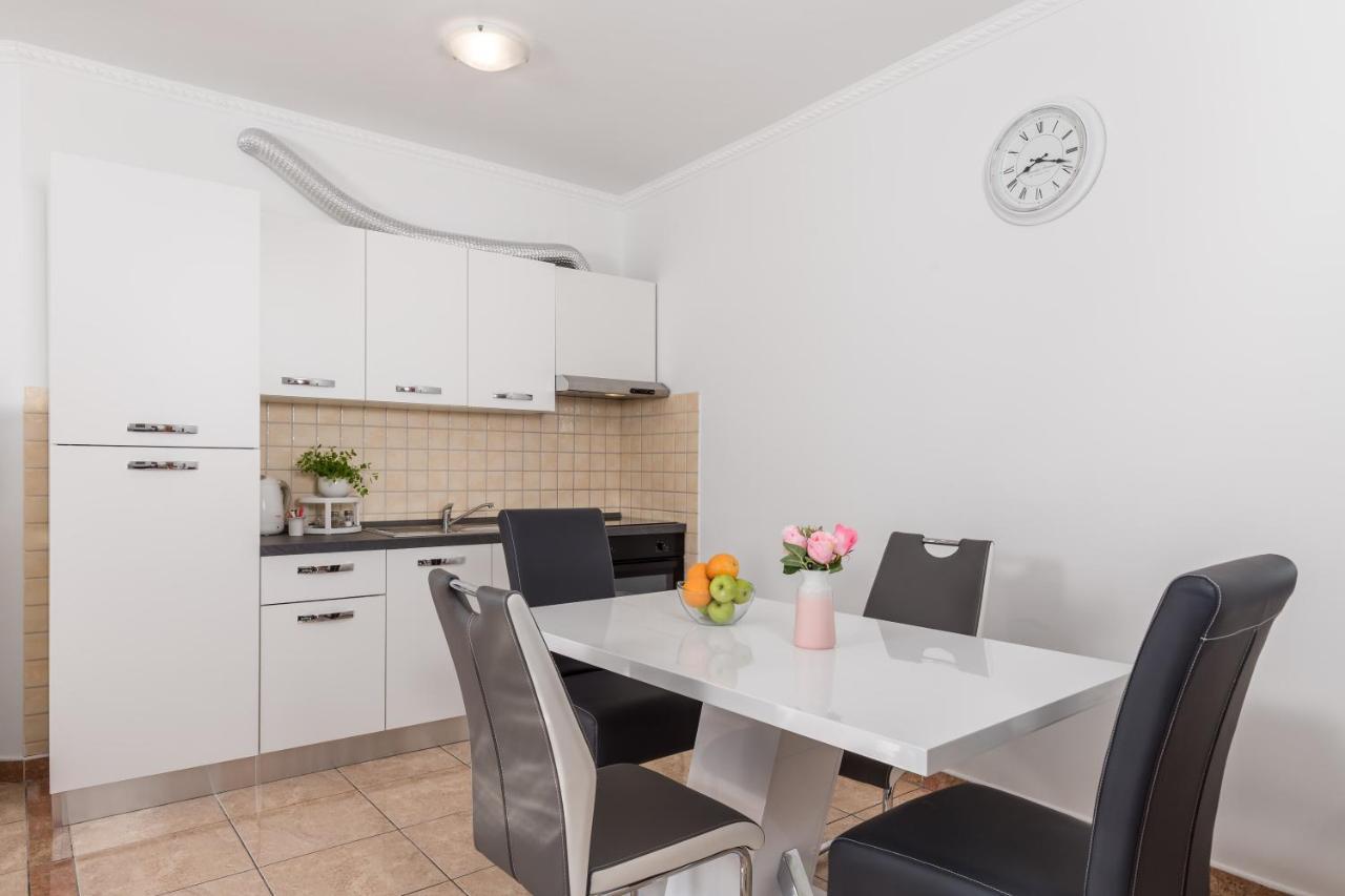 Summer Breeze Apartment With A Pool Opatija Luaran gambar